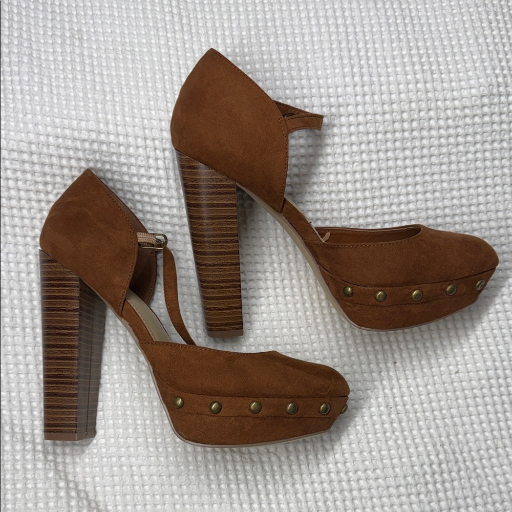 JustFab Women's Caramel 5.5” Heels - Size 8